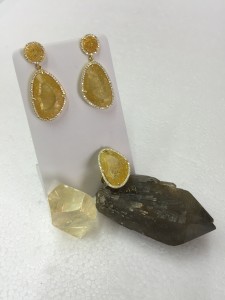 Gold on silver quartz